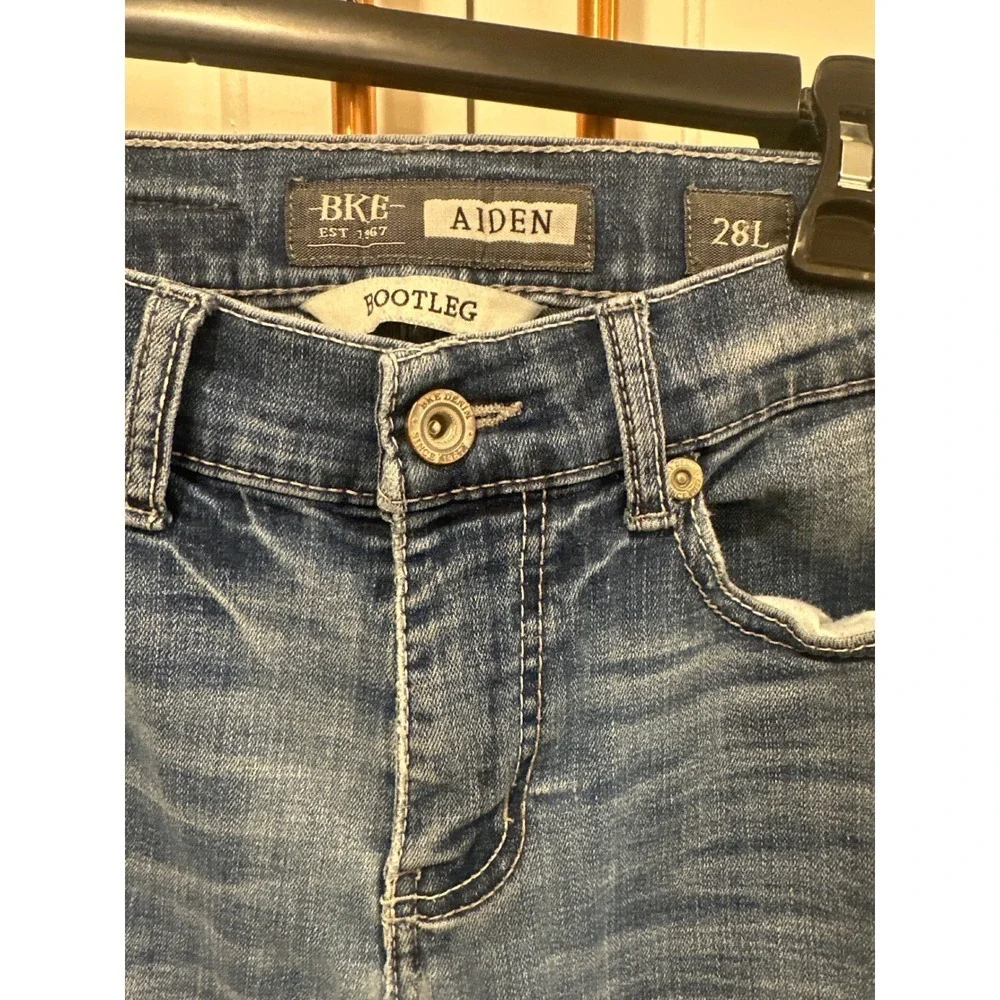 BKE Aiden Bootleg Jeans Mens 28L Medium Wash Denim Pants casual read